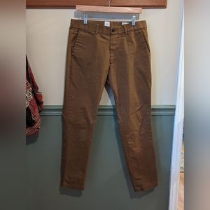 Gap brand Men's Slim Khaki Pants size 32x30